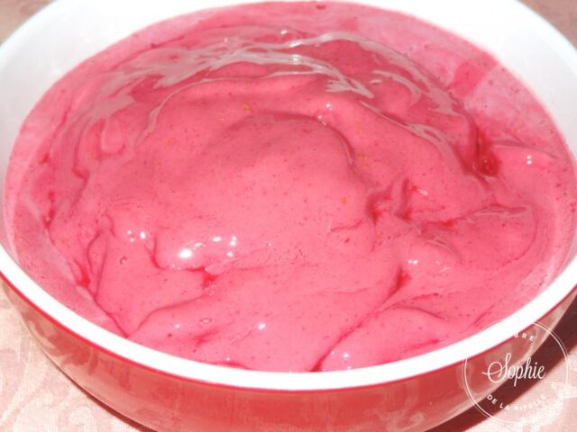 glace-minute-light-aux-framboises