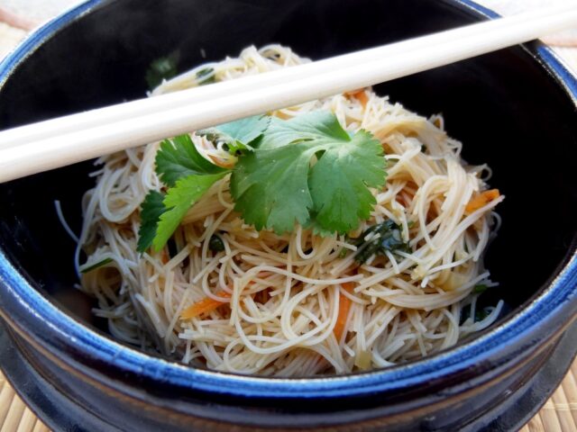 salade-de-vermicelles-de-riz-a-la-coriandre