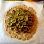 Tarte rustique aux prunes et caramel 9